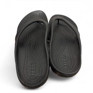 CROCS Women’s Classic Black Sandals